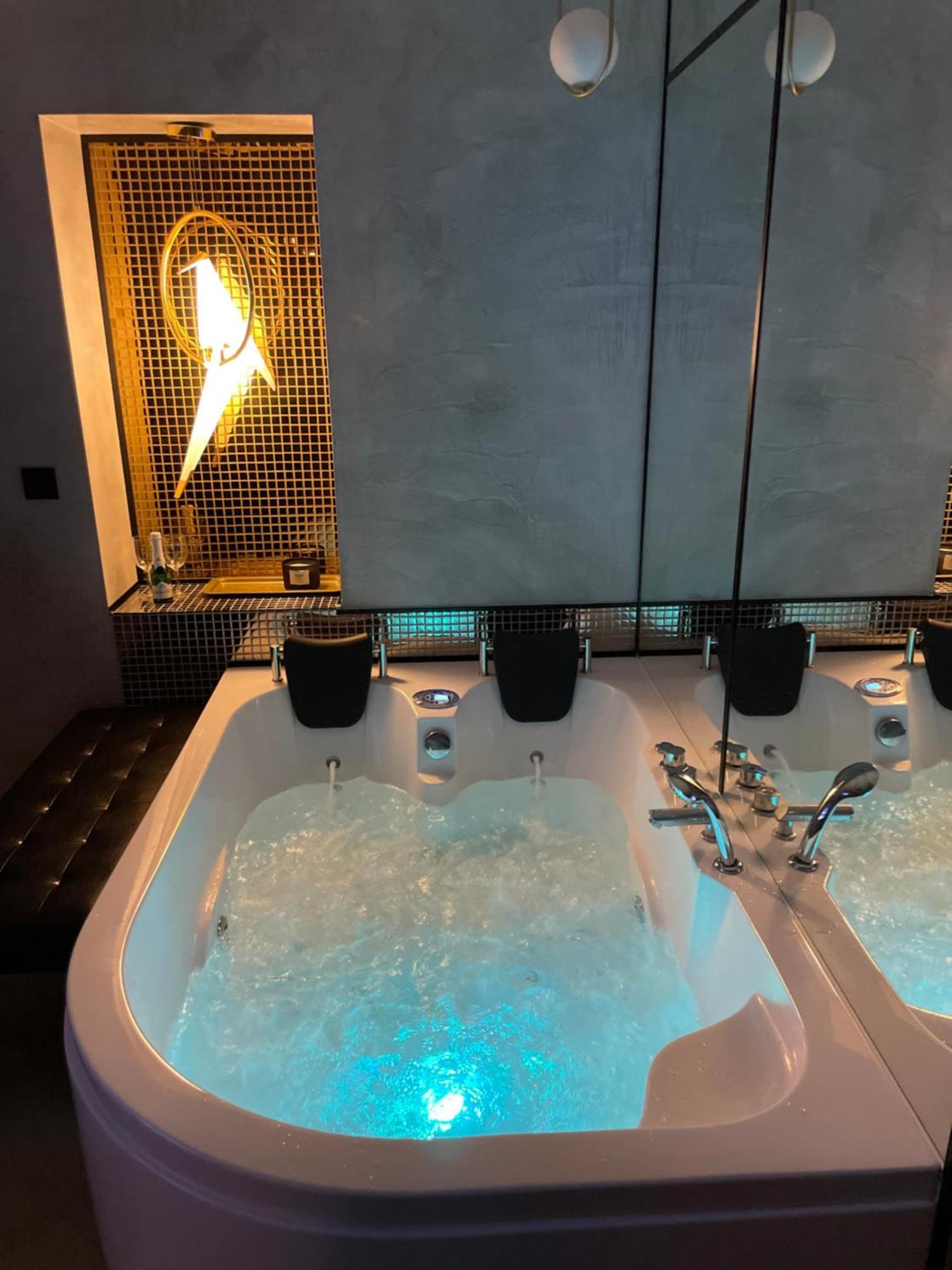 Apartament Z Jacuzzi W Sercu Krakowa Buitenkant foto